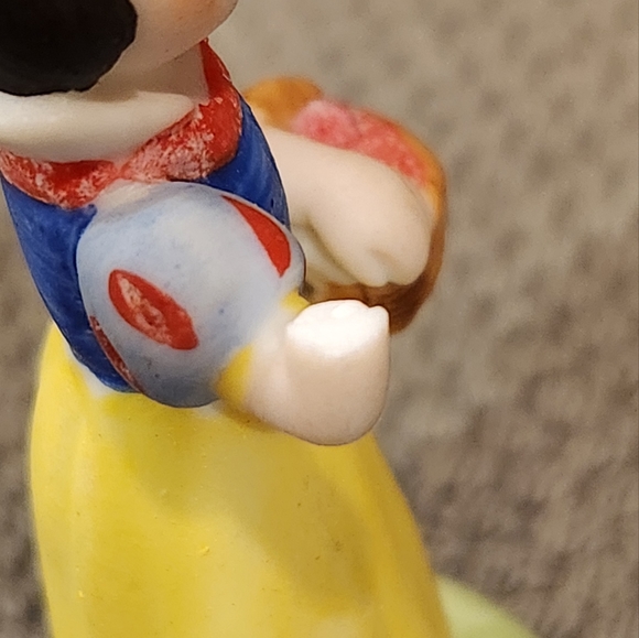 Vintage Disney figurine Snow White circa 1987 - Picture 3 of 8